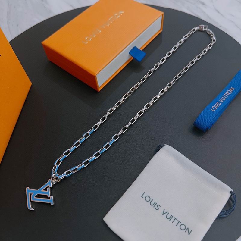 LV Necklace 02lyr96